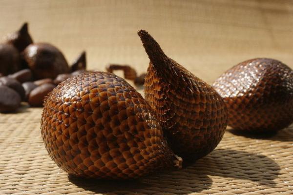 蛇皮果市場價格多少錢一斤 蛇皮果的食用方法