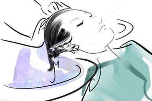 夢見洗頭發(fā)是什么意思 女人夢到自己給自己洗頭有什么預兆