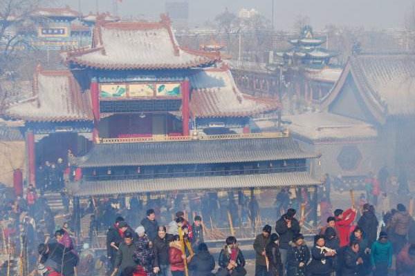 夢見趕廟會是什么意思 夢到廟會人很多很熱鬧有什么預兆