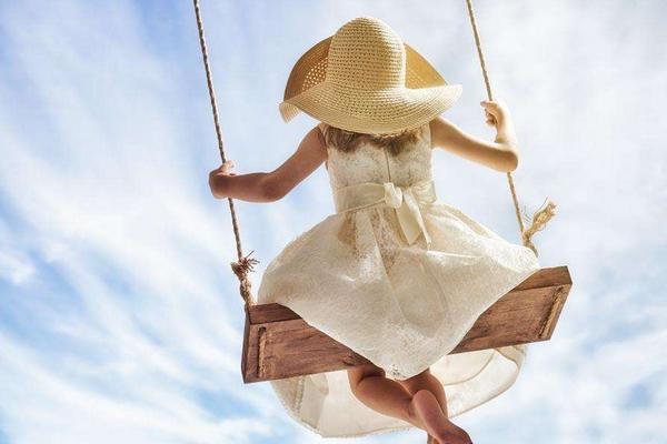 夢見蕩秋千是什么意思 女人夢到自己秋千蕩的很高有什么預兆