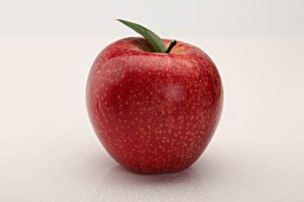 夢見吃蘋果是什么意思 夢到別人拿蘋果給我吃有什么預兆