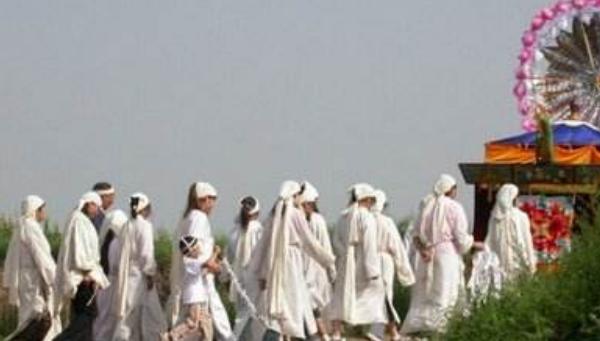 夢見披麻戴孝是什么意思 夢到一群人披麻戴孝有什么預(yù)兆