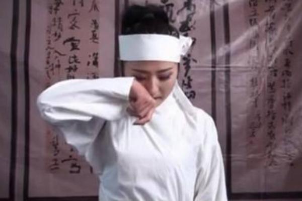 夢見披麻戴孝是什么意思 夢到一群人披麻戴孝有什么預(yù)兆