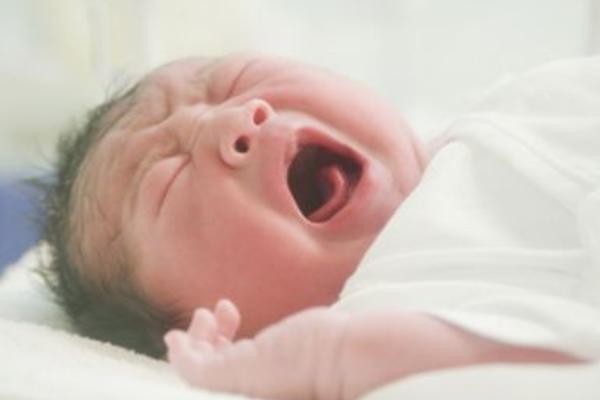 夢見小女孩哭是什么意思 夢到別人的小女孩哭有什么預兆