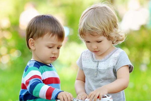 夢見小女孩哭是什么意思 夢到別人的小女孩哭有什么預兆