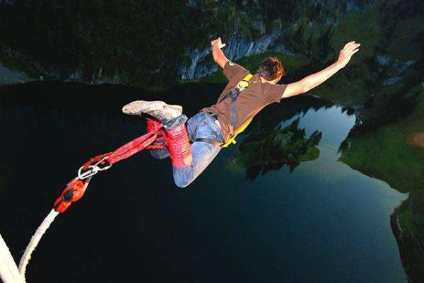 夢見蹦極是什么意思 夢到自己蹦極不敢跳有什么預兆