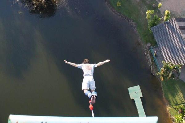 夢見蹦極是什么意思 夢到自己蹦極不敢跳有什么預兆