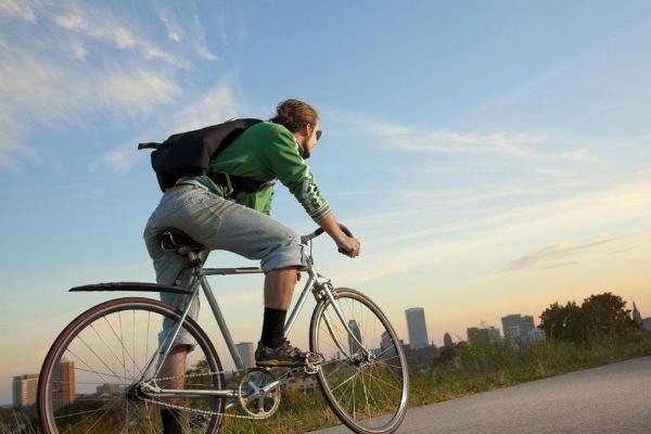 夢見騎自行車下坡是什么意思 夢到騎單車飛快下坡有什么預(yù)兆
