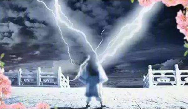 夢見被雷劈什么意思 女人夢到自己被雷劈但沒事有什么預兆