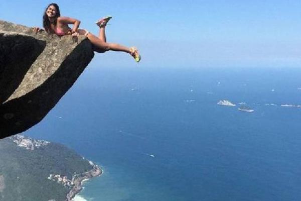 夢見爬懸崖有什么意思 夢到在懸崖下面往上爬有什么預兆