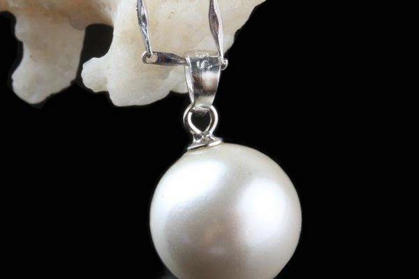 夢見珍珠項鏈有什么意思 女人夢到別人送自己珍珠項鏈有什么預兆