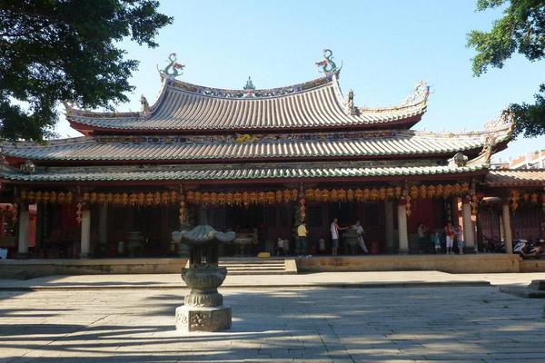 夢見廟宇是什么意思 女人夢到自己走進廟里去有什么預兆