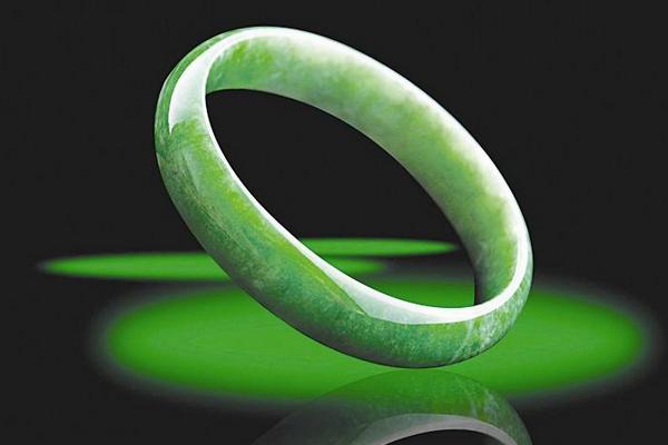 夢見玉鐲子是什么意思 女人夢到自己手上戴著玉鐲子有什么預兆