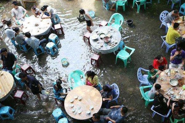 夢見吃宴席是什么意思 夢到很多人吃宴席有什么預兆