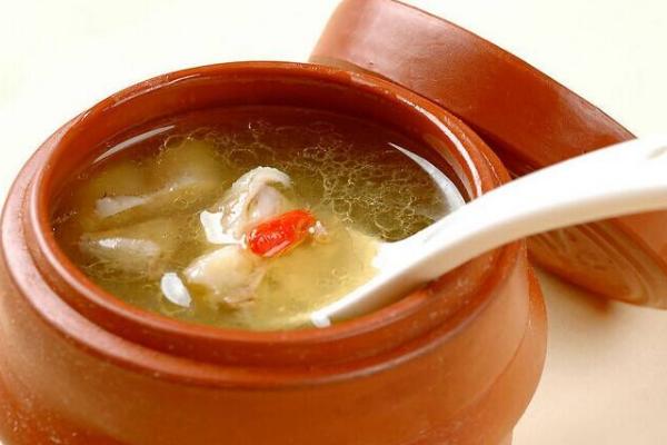 公雞可以煲湯嗎 公雞燉湯用什么燉最好