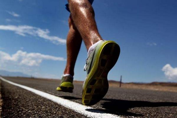 夢見被人追是什么意思 女人夢到被陌生人追趕有什么預兆