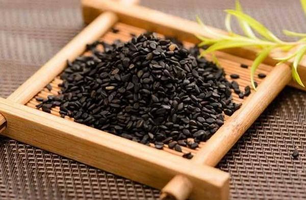 夢(mèng)見(jiàn)吃芝麻是什么意思 女人夢(mèng)到吃芝麻有什么預(yù)兆