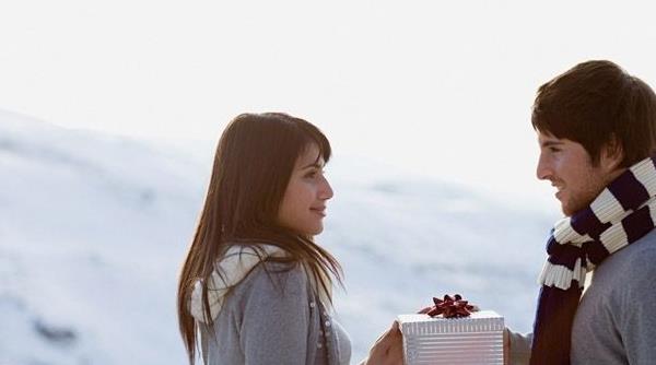 夢見別人送我東西是什么意思 夢到朋友送東西給我有什么預兆