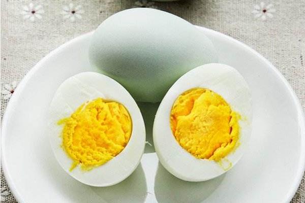 烏骨雞蛋和普通雞蛋有什么差別 烏骨雞蛋有哪些好處