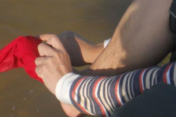 夢(mèng)見穿紅襪子是什么意思 女人夢(mèng)到自己穿著紅色襪子有什么預(yù)兆