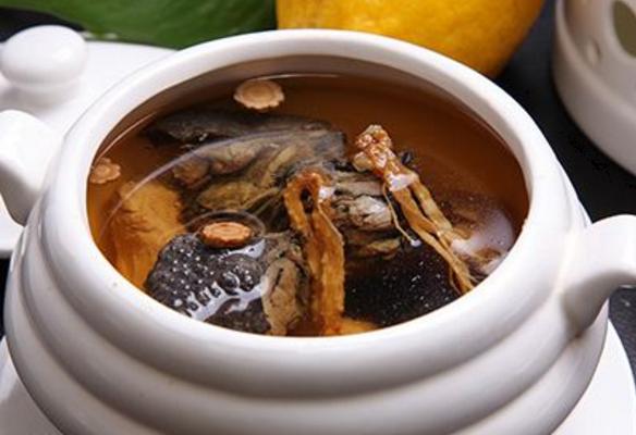 烏骨雞湯的功效與作用 孕婦可以吃烏骨雞嗎