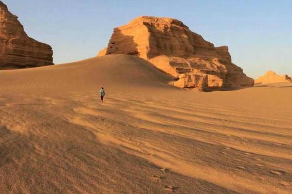 夢見風沙是什么意思 女人夢到風沙撲面而來有什么預兆