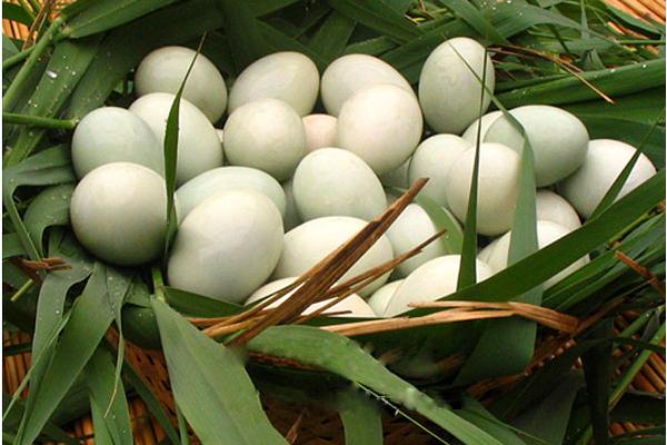 鴨蛋一打有多少個 一個鴨蛋大約重多少克