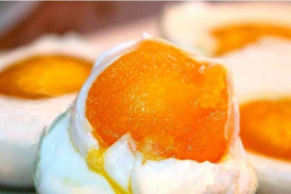 咸鴨蛋怎么吃 吃咸鴨蛋的危害是什么