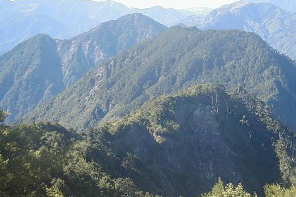 夢見大山是什么意思 女人夢到在大山里行走有什么預兆