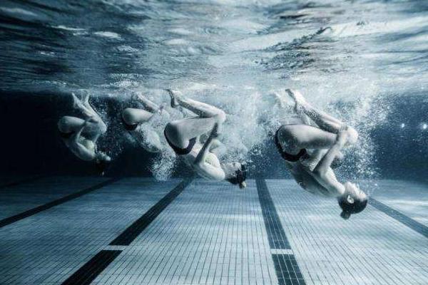 夢見水是什么意思 女人夢到在水里游泳有什么預(yù)兆