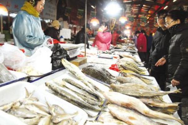 夢見買魚是什么意思 女人夢到去菜市場買魚有什么預兆
