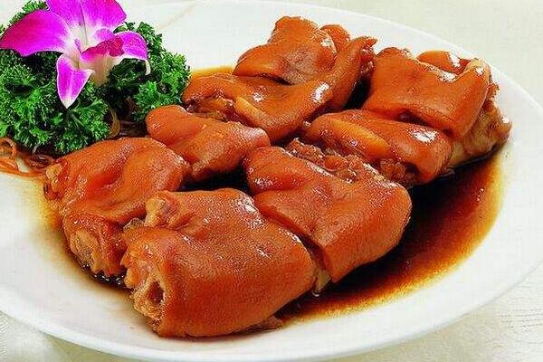 吃豬腳能豐胸嗎 豬腳和什么燉下奶