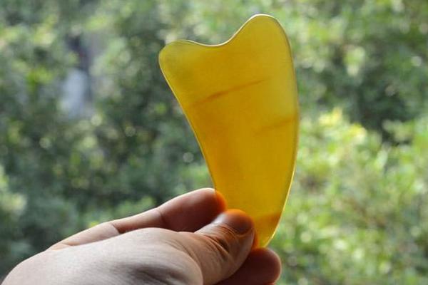 牛角刮痧板怎么用 牛角手串怎么盤