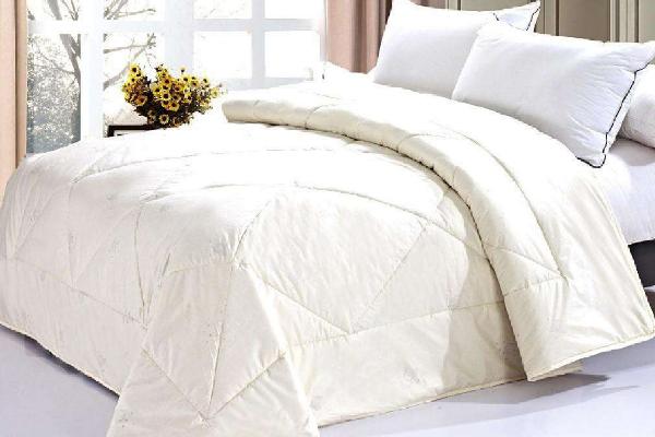 羊毛被可以曬太陽嗎 羊毛被跑毛怎么辦