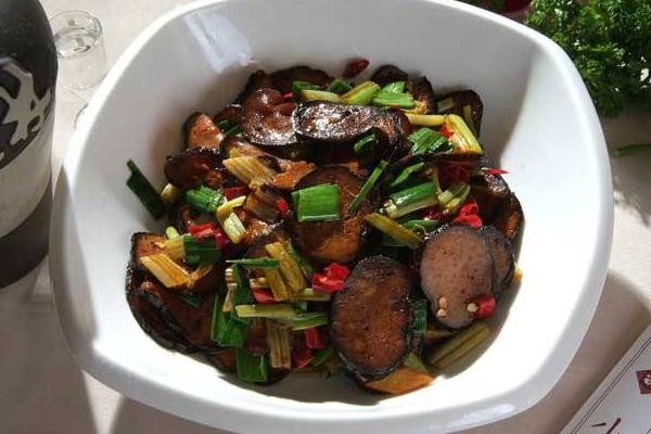 豬血丸子怎么做好吃又簡單 怎么制作豬血丸子