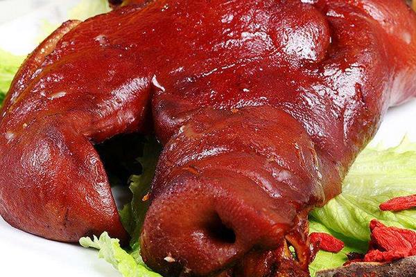 鹵豬頭肉怎么上色 煮豬頭肉的配料方法