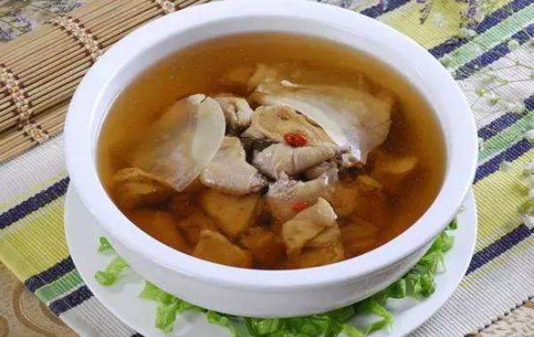 乳鴿煲湯放什么藥材好 乳鴿的家常做法大全