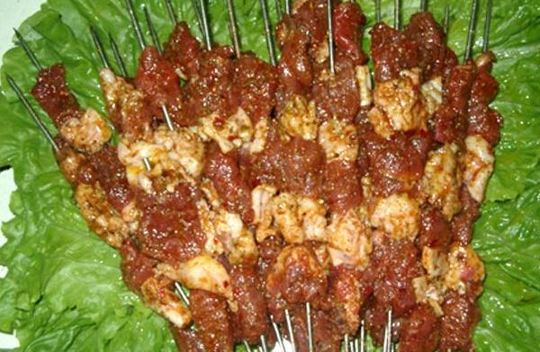 正宗新疆羊肉串的腌制方法 羊肉怎么烤比較嫩