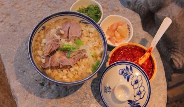 羊肉泡饃怎么做好吃又簡單 羊肉泡饃怎么吃