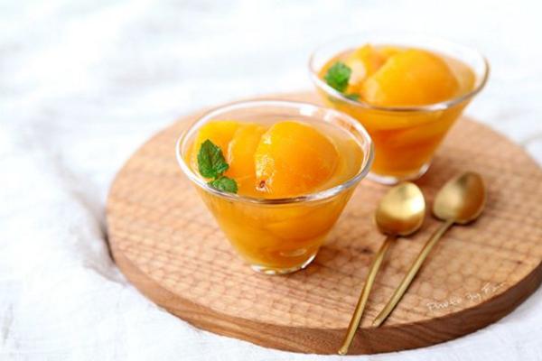 黃桃罐頭的功效與作用 黃桃罐頭水可以喝嗎