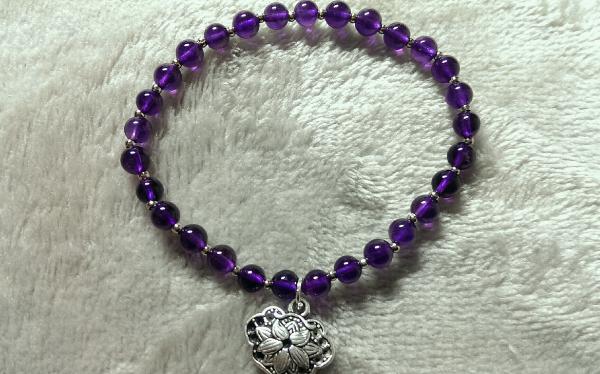 屬鼠的本命佛是什么 屬鼠吉祥物是什么 屬鼠帶什么好