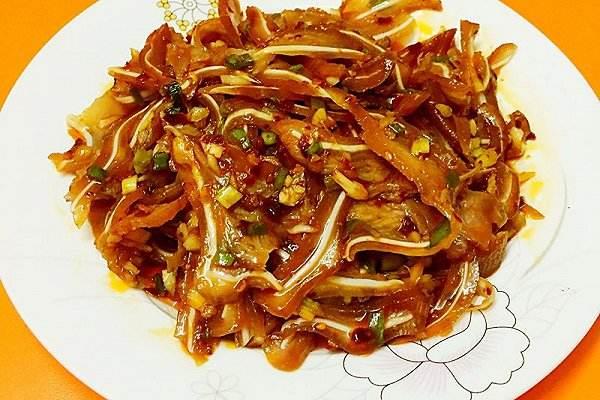 豬耳朵怎么做好吃又簡單 豬耳朵怎么鹵