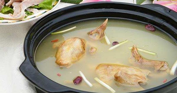 鴿子肉怎么做好吃又簡單 鴿子肉的功效與作用