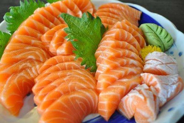 三文魚壽司怎么吃 三文魚生魚片怎么吃