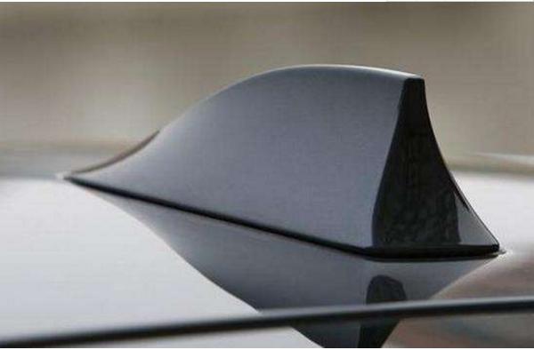 汽車上的鯊魚鰭有什么用 車頂?shù)孽忯~鰭怎么安裝