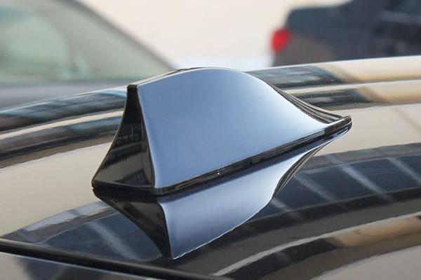 汽車上的鯊魚鰭有什么用 車頂?shù)孽忯~鰭怎么安裝