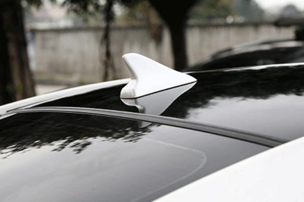 汽車上的鯊魚鰭有什么用 車頂?shù)孽忯~鰭怎么安裝