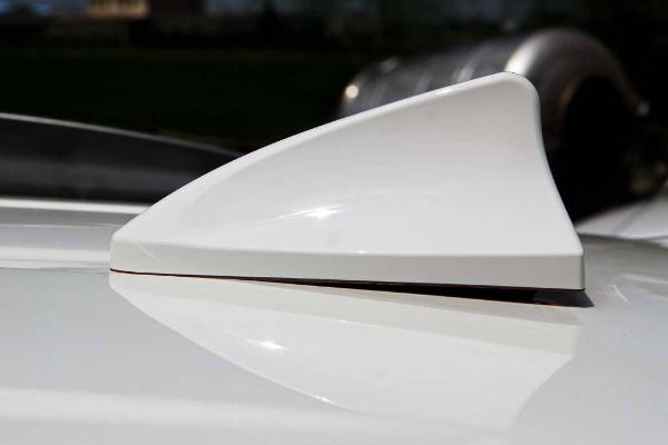 汽車上的鯊魚鰭有什么用 車頂?shù)孽忯~鰭怎么安裝