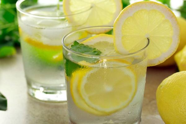 夢見喝檸檬水是什么意思 夢到喝檸檬汁有什么預兆