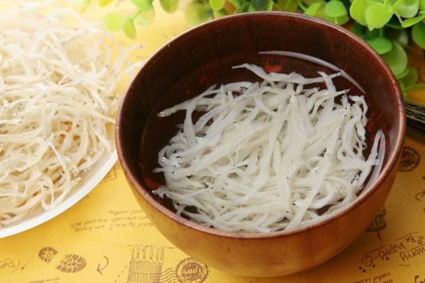 夢見銀魚是什么意思 孕婦夢到銀色的魚有什么預兆